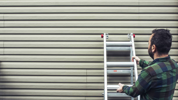 Siding Removal and Disposal in Roseburg North, OR